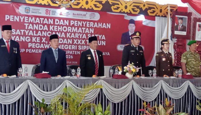 Rumiadi Apresiasi 27 ASN Terima Satyalancana Karya Satya
