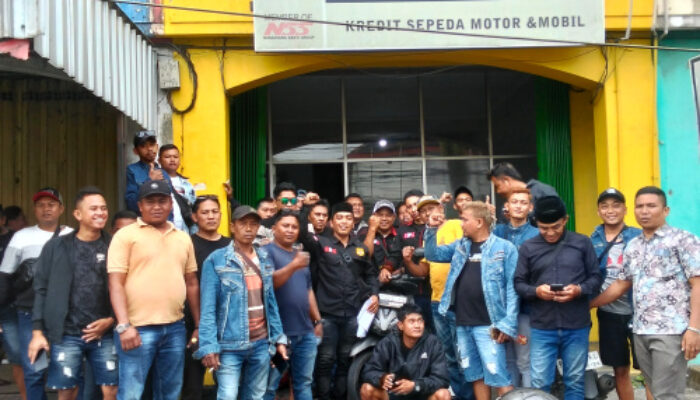 LSM KPK PJR Kepung Kantor NSC Finance Jember, Soroti Penarikan Kendaraan Debitur