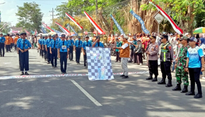 Semarak HUT RI ke-81, 138 Regu SMP/MTs se-Kecamatan Genteng Tampil Penuh Semangat