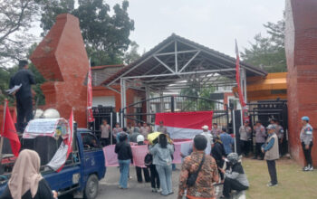 LSM KPK DPD Banten Gelar Demo Susulan