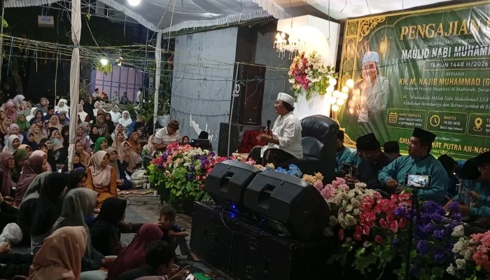Tanjungsari Bergema Sholawat, KH Najib Muhammad Hadir Mengisi Pengajian Umum Maulid Nabi Muhammad SAW