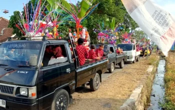 Kembang Telor Diarak Keliling Desa, Warga Bersholawat dan Tutup Maulid Nabi dengan Pengajian Umum