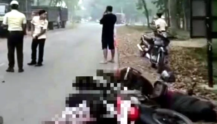 Hendak Memutar Arah Tiba-Tiba Dua Motor Bertabrakan Depan PG Glenmore, Satu Pengendara Tak Sadarkan Diri