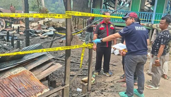 Tim Inafis Polres Murung Raya Lakukan Olah TKP Kebakaran Rumah di kelurahan Tumbang Lahung