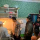 Warga Temukan Bayi Laki-Laki Terbungkus Handuk di Depan Rumah, Polisi Telusuri CCTV
