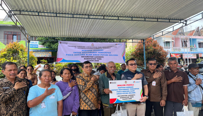 46 Kepala Keluarga Terdampak Bencana Angin Puting Beliung di Kabupaten Toba Terima Bantuan dari Inalum 