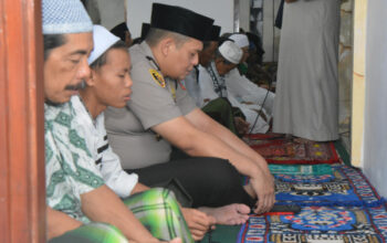 Pererat Silaturahmi dan Serap Aspirasi, Kapolres Bondowoso Gelar Jumat Keliling di Tegalampel