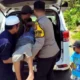 Bhabin Hamdan Kemudikan Ambulance Demi Bantu Seorang Nenek Tua