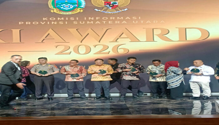 Bupati Batu Bara Raih Achievement Person Award pada KI Sumut Award 2026, Kabupaten Batu Bara Berpredikat Informatif