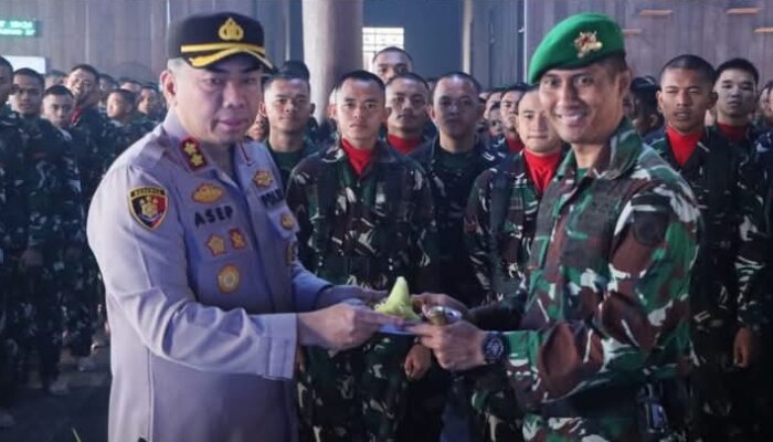 HUT TNI Ke 81, Polres Murung Raya Beri Kejutan Kepada Yonif TP 883/Temanggung Awan, Wujud Sinergi TNI-Polri Semakin Solid